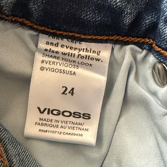 Vigoss Light Wash Stretchy Cropped Frayed-Hem High-Rise Jeans | 24 | 00 - Picture 9 of 9